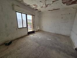 Piso de 100 m² en Los Barreros – Oportunidad de inversión para reforma integral photo 0