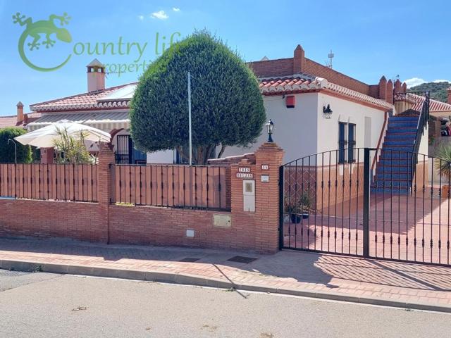 Villa En venta en Alcaucín photo 0