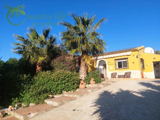 Unifamiliar Separadas En venta en Alcaucín photo 0