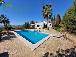 Villa En venta en Alcaucín photo 0