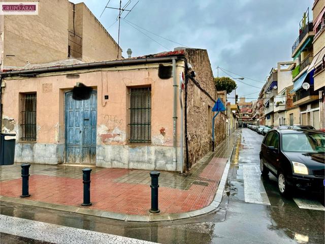 Casa independiente con solar en Alicante photo 0