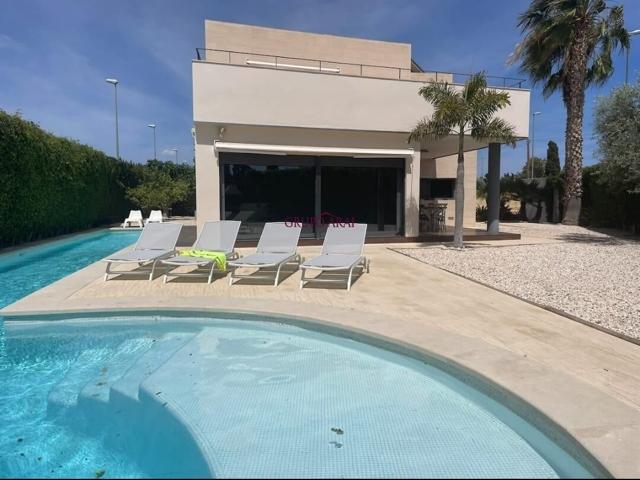 Una villa con alma viajera, lujo y diseño en cada rincón photo 0