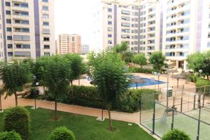 Vivienda Familiar de 3 Dormitorios en Urbanización Completa en PAU 1 – ¡Ubicación Inmejorable! photo 0