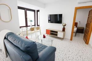 APARTAMENTO EN ALQUILER REFORMADO photo 0