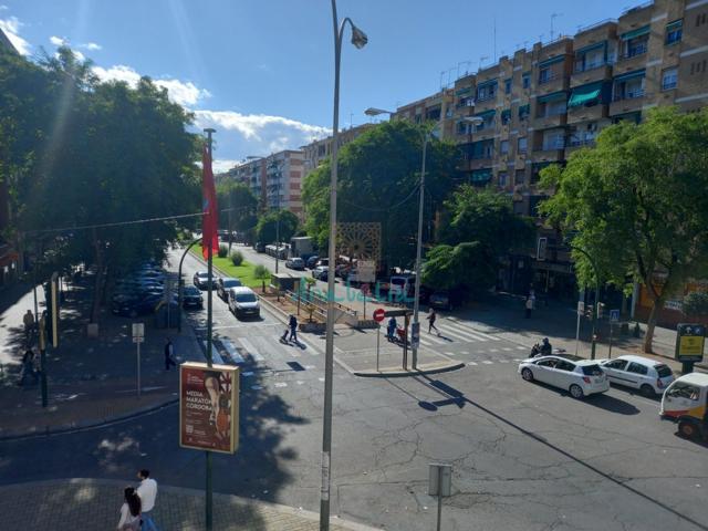 Pisazo Avenida Barcelona photo 0