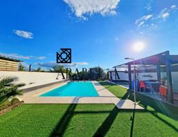 PRECIOSO CHALET A LA VENTA EN LA CARLOTA photo 0