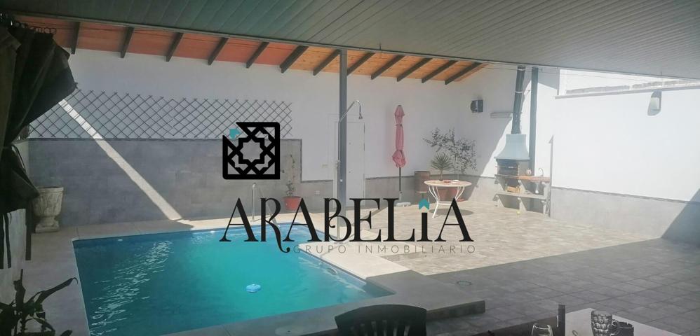 ESTUPENDA CASA A LA VENTA EN EL RINCONCILLO (LA CARLOTA) photo 0