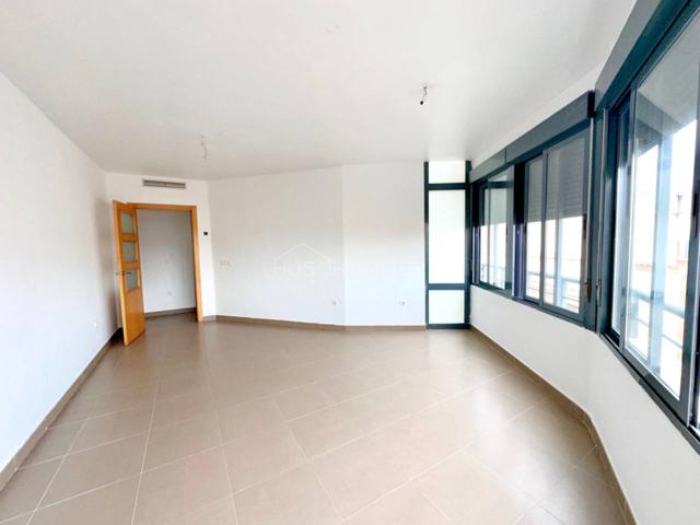 Piso en venta en El Pilar photo 0
