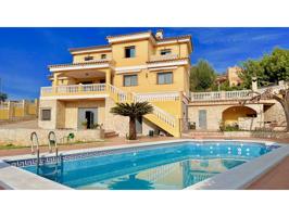 Chalet unifamiliar en venta en Borriol photo 0