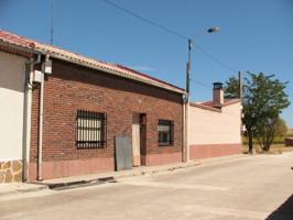 Casa en venta en Almenara de Adaja photo 0