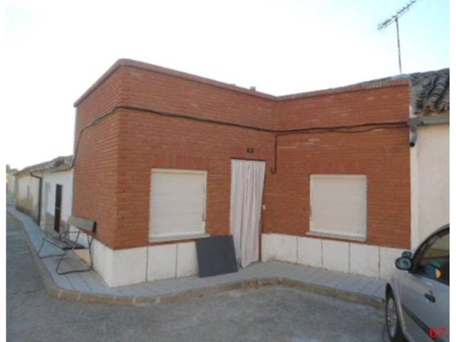 Casa en venta en Pedrosa del Rey photo 0