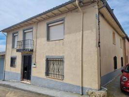 Casa en venta en Aguilar de Campos photo 0
