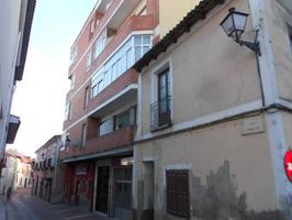 Piso en venta en Tudela de Duero photo 0