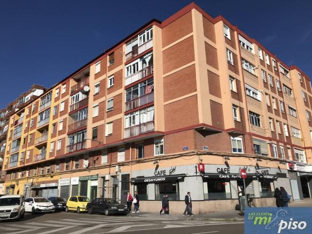 Piso en venta en Las Delicias(47013) photo 0
