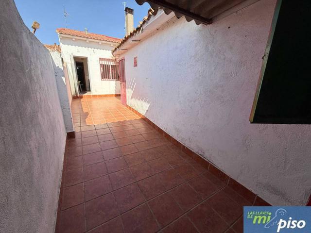 Casa en venta en Nava del Rey photo 0