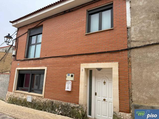 Chalet adosado en venta en Cigales photo 0