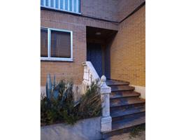 Chalet adosado en venta en Íscar photo 0