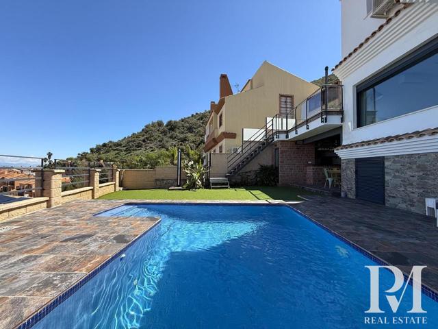 Casa - Chalet en venta en Alhaurín de la Torre de 259 m2 photo 0