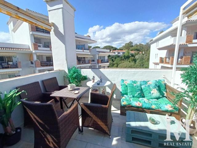 Piso en venta en Calahonda de 80 m2 photo 0