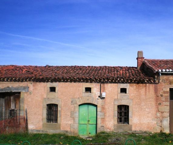 Villa En venta en Salas de los Infantes photo 0