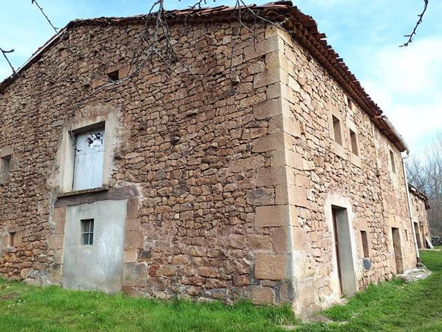 Villa En venta en Salas de los Infantes photo 0