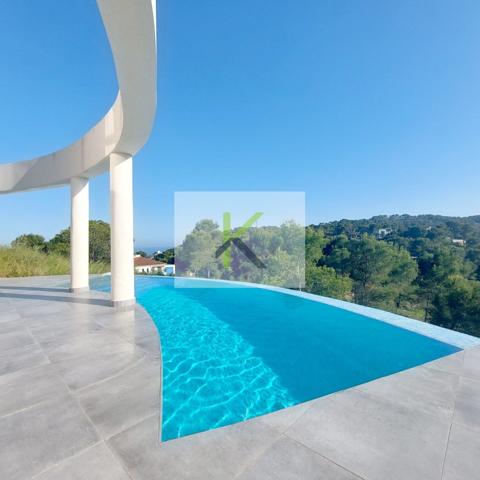 Exclusiva Villa Con Buenas vistas y Gran Amplitud!! photo 0