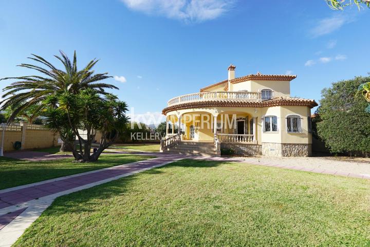 Fantástica villa a 4 vientos con jardín privado y vistas photo 0