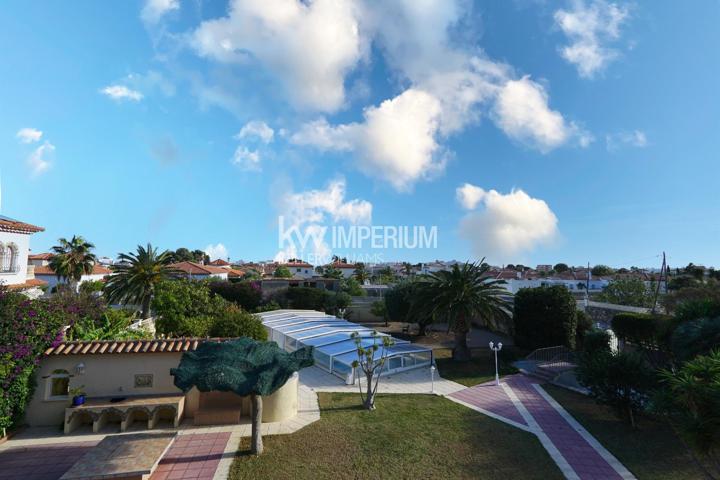 Fantástica villa a 4 vientos con jardín privado y vistas photo 0