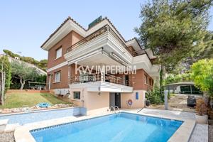 Exclusiva casa con vistas al mar en Cala Crancs photo 0