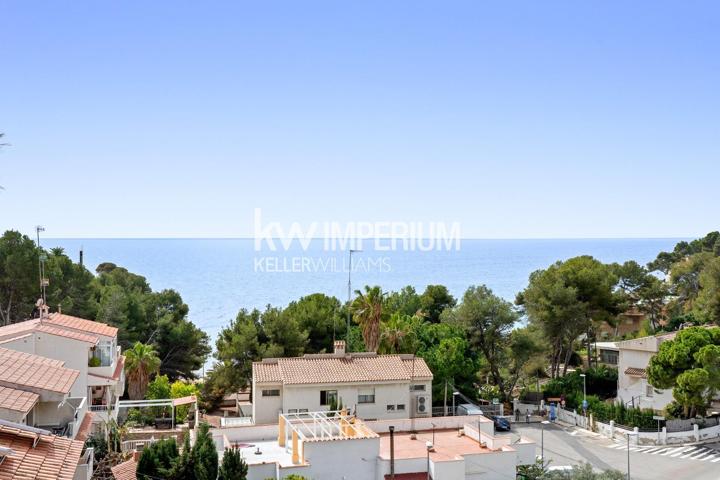 Vivienda con piscina y entorno con vistas al mar photo 0