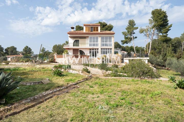 Oasis con vistas al mar: oportunidad de inversión con piscina, parque y total tranquilidad photo 0