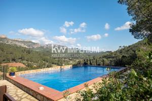 Un oasis de paz con piscina y vistas inmejorables photo 0