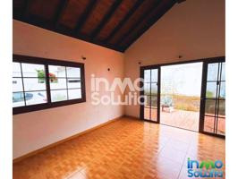Chalet pareado en Tinajo photo 0