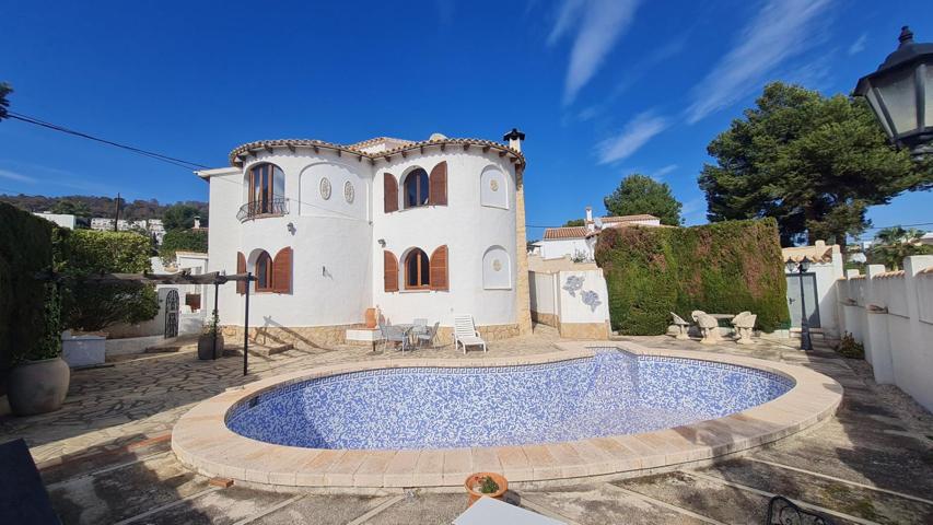 Villa En venta en Calp photo 0