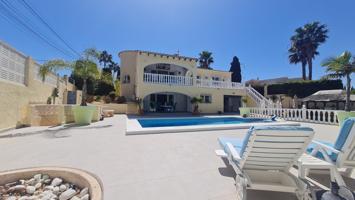 Villa En venta en Benissa photo 0