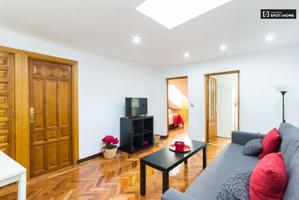 Único apartamento de 1 dormitorio con aire acondicionado en alquiler en Malasaña photo 0