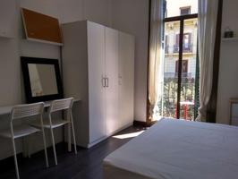 Se alquila habitación en gran apartamento de 6 dormitorios en el hermoso Eixample Dreita photo 0