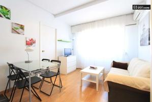 Elegante apartamento de 1 dormitorio con aire acondicionado en alquiler en Salamanca photo 0