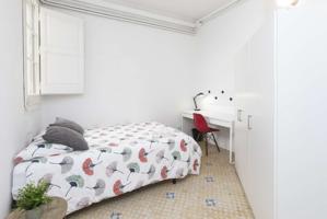 Acogedora habitación en un apartamento de 9 dormitorios en L'Eixample photo 0