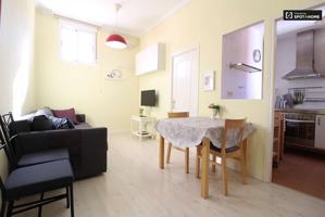 Apartamento de 1 dormitorio con aire acondicionado en alquiler en Malasaña photo 0