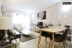 Elegante apartamento de 1 dormitorio con balcón y aire acondicionado en alquiler en Prosperidad photo 0