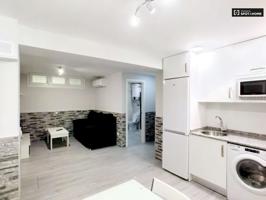 Apartamento de 2 dormitorios en alquiler en Aluche photo 0