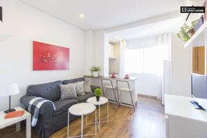 Maravilloso apartamento de 1 dormitorio en alquiler cerca del Parque El Retiro en Salamanca photo 0