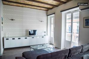 Elegante apartamento de 2 dormitorios en alquiler en Camins al Grau photo 0