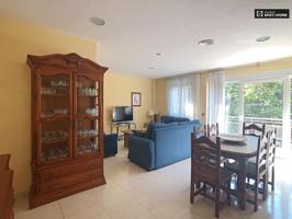 Elegante apartamento de 4 dormitorios en alquiler en Delicias photo 0