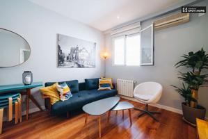 Elegante apartamento de 1 dormitorio en alquiler en Malasaña photo 0