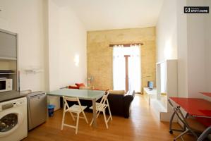 Fantástico apartamento de 1 dormitorio cerca del mercado central para alquilar en Ciutat Vella photo 0