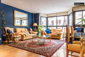 Hermoso apartamento de 3 habitaciones en alquiler en Extramurs. photo 0