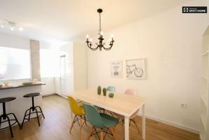 Elegante apartamento de 2 dormitorios en alquiler en Rascanya photo 0