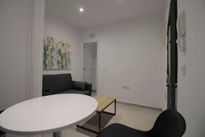 Acogedor apartamento de 1 dormitorio en alquiler en Usera photo 0